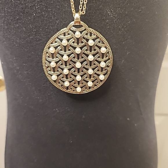 Vintage Cookie Lee Multi Strand Goldtone Filigree Faux Pearl Disc Necklace - Picture 4 of 11